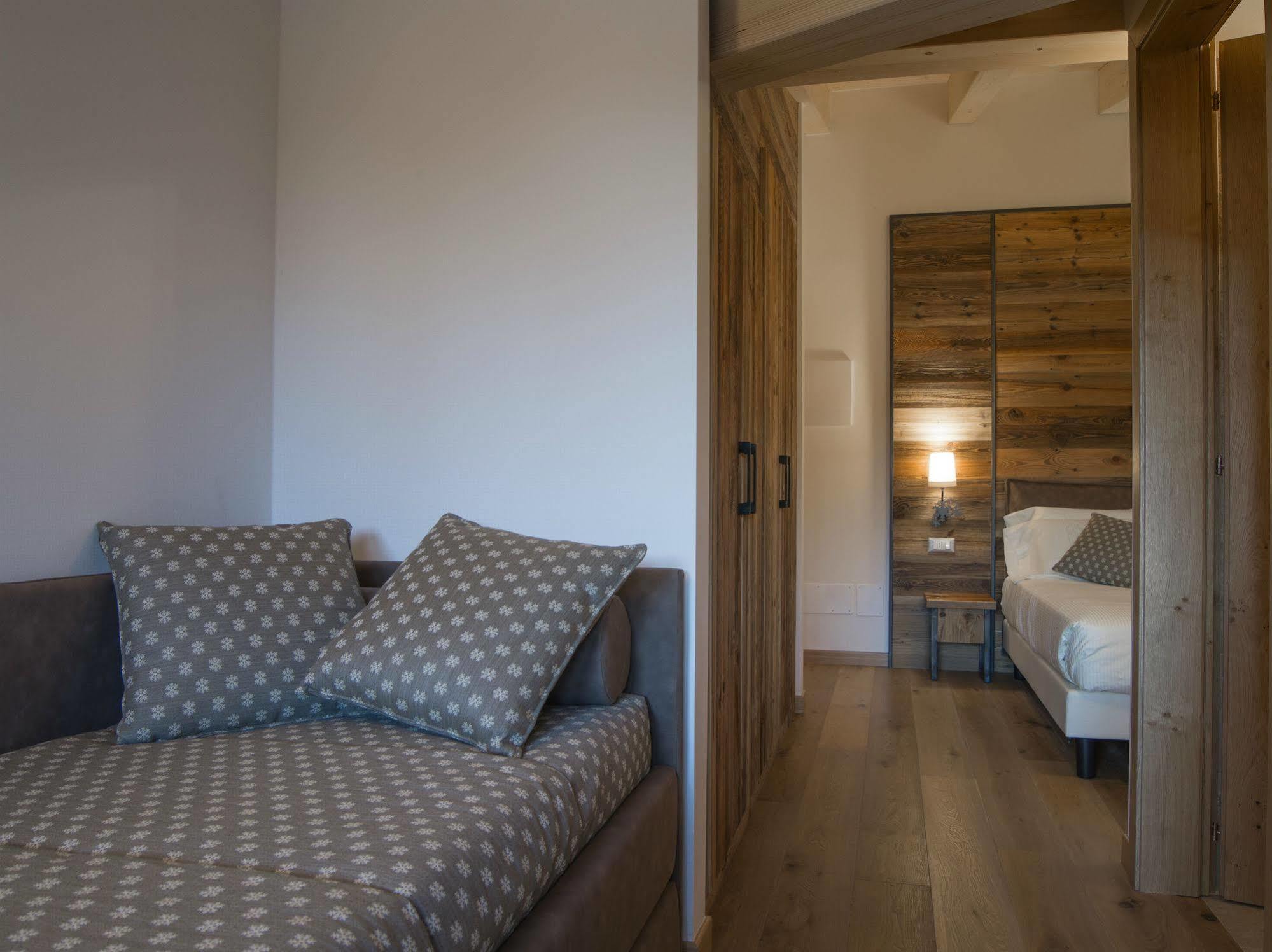 Hotel Garnì Caminetto 4*